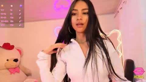 Jazmin  online show from October 6, 11:40 am