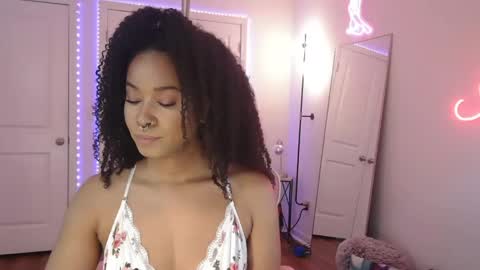 Snapshot of jazminefox chatting on February 16, 6:04 pm Jazmine Fox online show from February 16, 6:04 pm