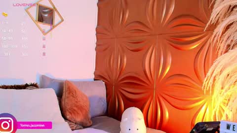 Jazmin online show from October 2, 1:29 pm