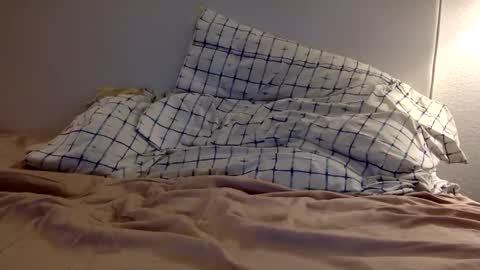 jbach121 online show from December 17, 5:02 am