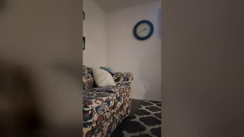 J Nicole online show from August 3, 6:34 am