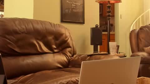 JDinEuless online show from October 22, 5:13 pm