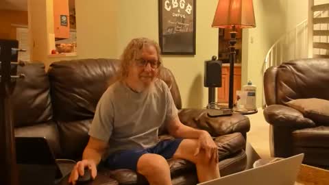 Snapshot of jdineuless chatting on June 6, 4:44 pm JDinEuless online show from June 6, 4:44 pm
