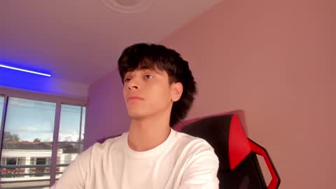 J E A N online show from December 11, 9:45 pm