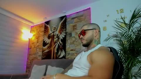 Snapshot of jean_lopez chatting on July 22, 5:10 am Jean axelcrow Modelo Independiente online show from July 22, 5:10 am