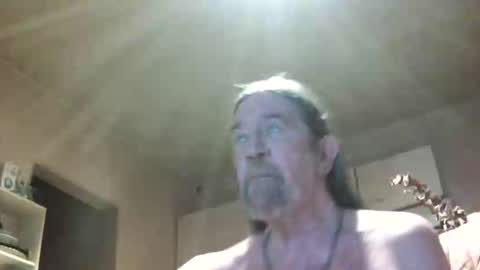 Snapshot of jeanclaude1959 chatting on May 31, 7:04 am jeanclaude1959 online show from May 31, 7:04 am