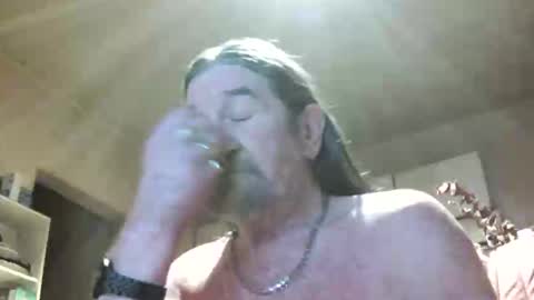 Snapshot of jeanclaude1959 chatting on June 2, 7:21 am jeanclaude1959 online show from June 2, 7:21 am