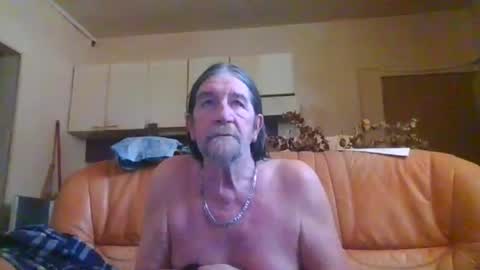 Snapshot of jeanclaude1959 chatting on June 17, 7:33 am jeanclaude1959 online show from June 17, 7:33 am
