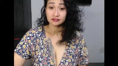Jean online show from June 25, 1:38 am