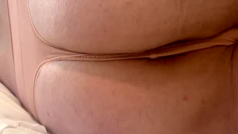 Snapshot of jeanlovesleggings chatting on July 9, 1:31 am Jean online show from July 9, 1:31 am