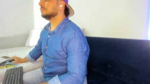 Jean alex  online show from July 26, 12:19 am