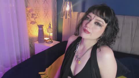 Jean online show from October 10, 8:08 pm