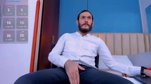 Snapshot of jeanpiere02 chatting on October 12, 3:05 am Jeanpiere online show from October 12, 3:05 am