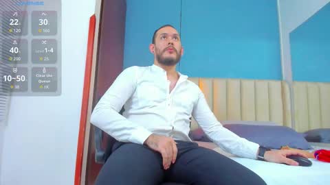 Snapshot of jeanpiere02 chatting on November 25, 4:01 am Jeanpiere online show from November 25, 4:01 am