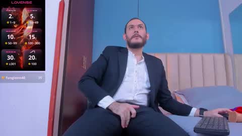 Snapshot of jeanpiere02 chatting on November 29, 10:57 pm Jeanpiere online show from November 29, 10:57 pm