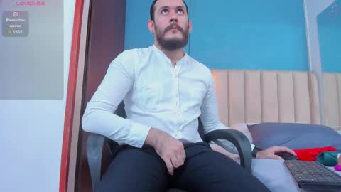 Snapshot of jeanpiere02 chatting on December 18, 5:35 am Jeanpiere online show from December 18, 5:35 am