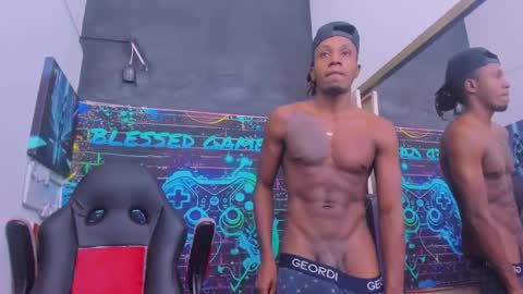 Snapshot of jeanpieroo26 chatting on February 14, 7:32 pm jeanpieroo26 online show from February 14, 7:32 pm