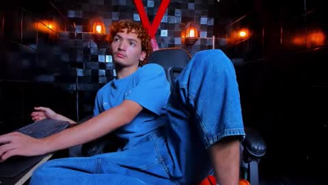 Snapshot of jeantompson chatting on February 28, 7:26 pm Juan Tompson online show from February 28, 7:26 pm