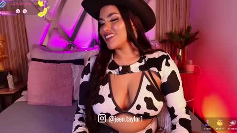 Jeen Taylor online show from October 18, 8:09 pm