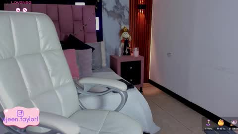 Jeen Taylor online show from October 29, 9:38 pm