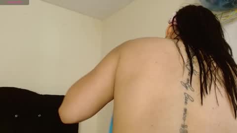 Snapshot of jeff_and_jade chatting on February 6, 11:57 am jeff and jade online show from February 6, 11:57 am