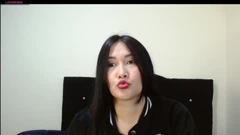 Snapshot of jeff_and_jade chatting on February 20, 12:16 pm jeff and jade online show from February 20, 12:16 pm