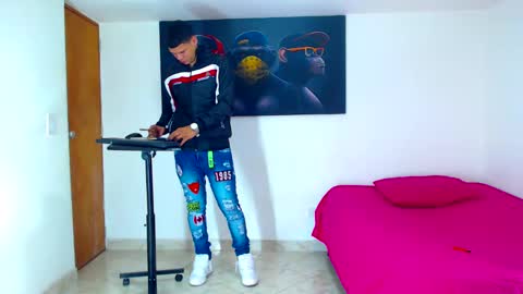 Snapshot of jeffer21_hot chatting on January 12, 6:39 am jeffer21_hot online show from January 12, 6:39 am