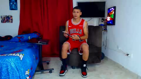 Snapshot of jeffer21_hot chatting on May 18, 8:31 am jeffer21_hot online show from May 18, 8:31 am