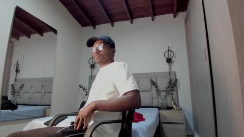 Snapshot of jeffrey_cottom chatting on November 1, 1:57 pm Jeff online show from November 1, 1:57 pm