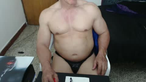 Snapshot of jefmuscletw chatting on October 7, 12:24 pm brayam online show from October 7, 12:24 pm