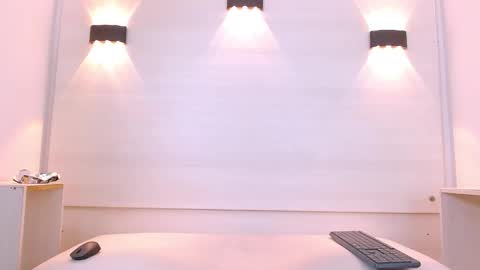 jeic 18 online show from November 8, 7:23 pm