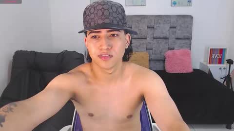 jeipyhot21_ online show from November 19, 9:15 pm