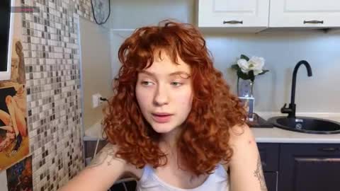 Snapshot of jelly_cherry chatting on February 5, 8:11 am Emily online show from February 5, 8:11 am