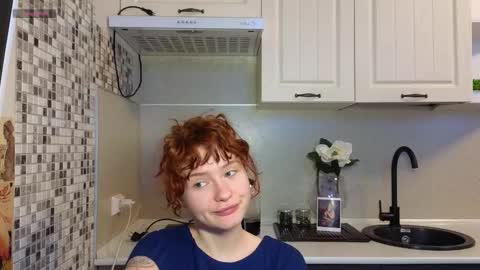 Snapshot of jelly_cherry chatting on February 6, 6:40 am Emily online show from February 6, 6:40 am