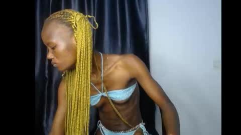 Linda online show from November 10, 6:18 pm