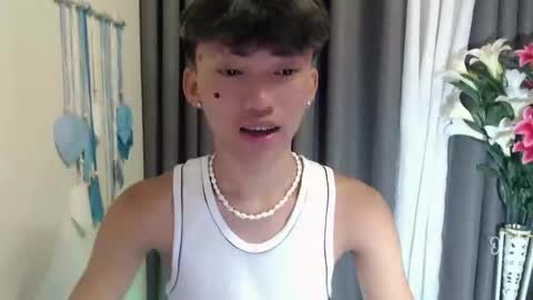 jemart_urnaughtboy online show from April 9, 12:32 pm