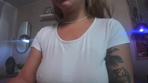 jen_rose_ online show from June 20, 8:22 pm