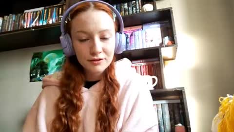 Una online show from March 17, 11:24 am