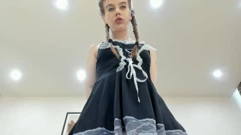 Dolly online show from March 22, 1:25 pm