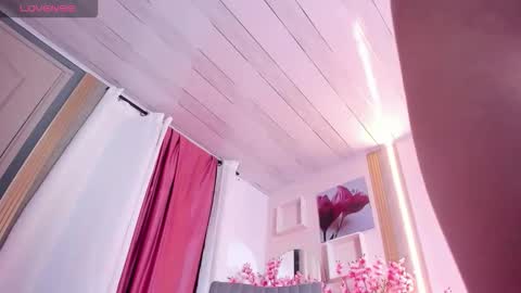 Snapshot of jenie_fire_ chatting on October 4, 8:07 pm Angie online show from October 4, 8:07 pm