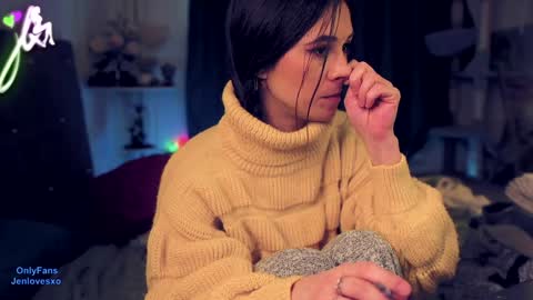 Snapshot of jeniferlovex chatting on February 8, 9:35 am jeniferlovex online show from February 8, 9:35 am