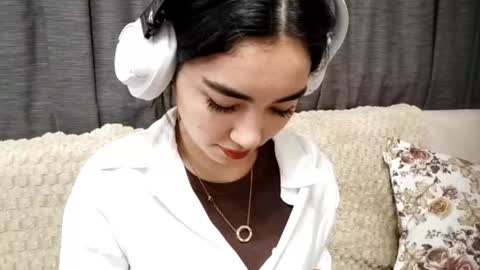 Jenifer online show from September 15, 7:19 am