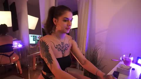 jeniffer_foxx online show from September 9, 5:18 am