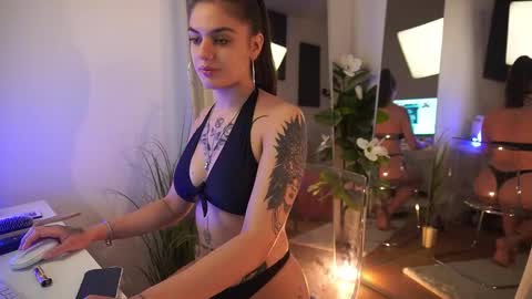 jeniffer_foxx online show from September 19, 4:47 am
