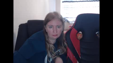 JenisAndPeter online show from October 30, 7:32 am