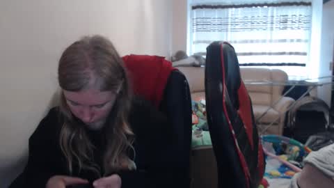 Snapshot of jenisandpeter chatting on November 21, 8:02 am JenisAndPeter online show from November 21, 8:02 am