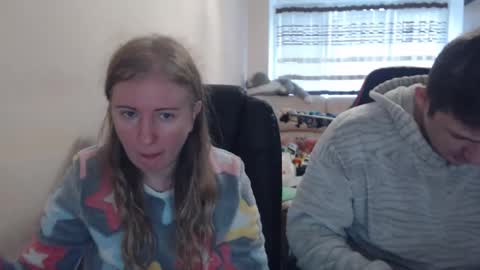 Snapshot of jenisandpeter chatting on November 22, 8:24 am JenisAndPeter online show from November 22, 8:24 am