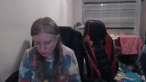 Snapshot of jenisandpeter chatting on November 25, 7:14 pm JenisAndPeter online show from November 25, 7:14 pm