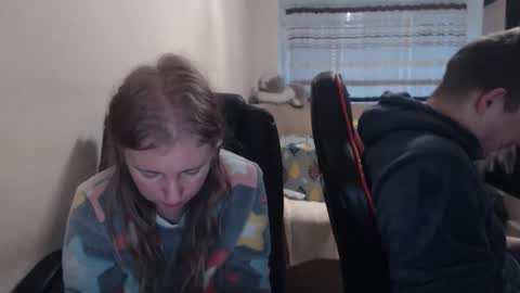 Snapshot of jenisandpeter chatting on December 17, 6:08 am JenisAndPeter online show from December 17, 6:08 am