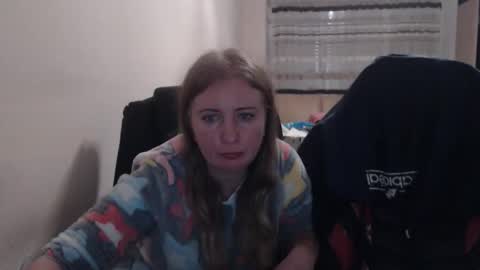 Snapshot of jenisandpeter chatting on December 18, 6:25 pm JenisAndPeter online show from December 18, 6:25 pm